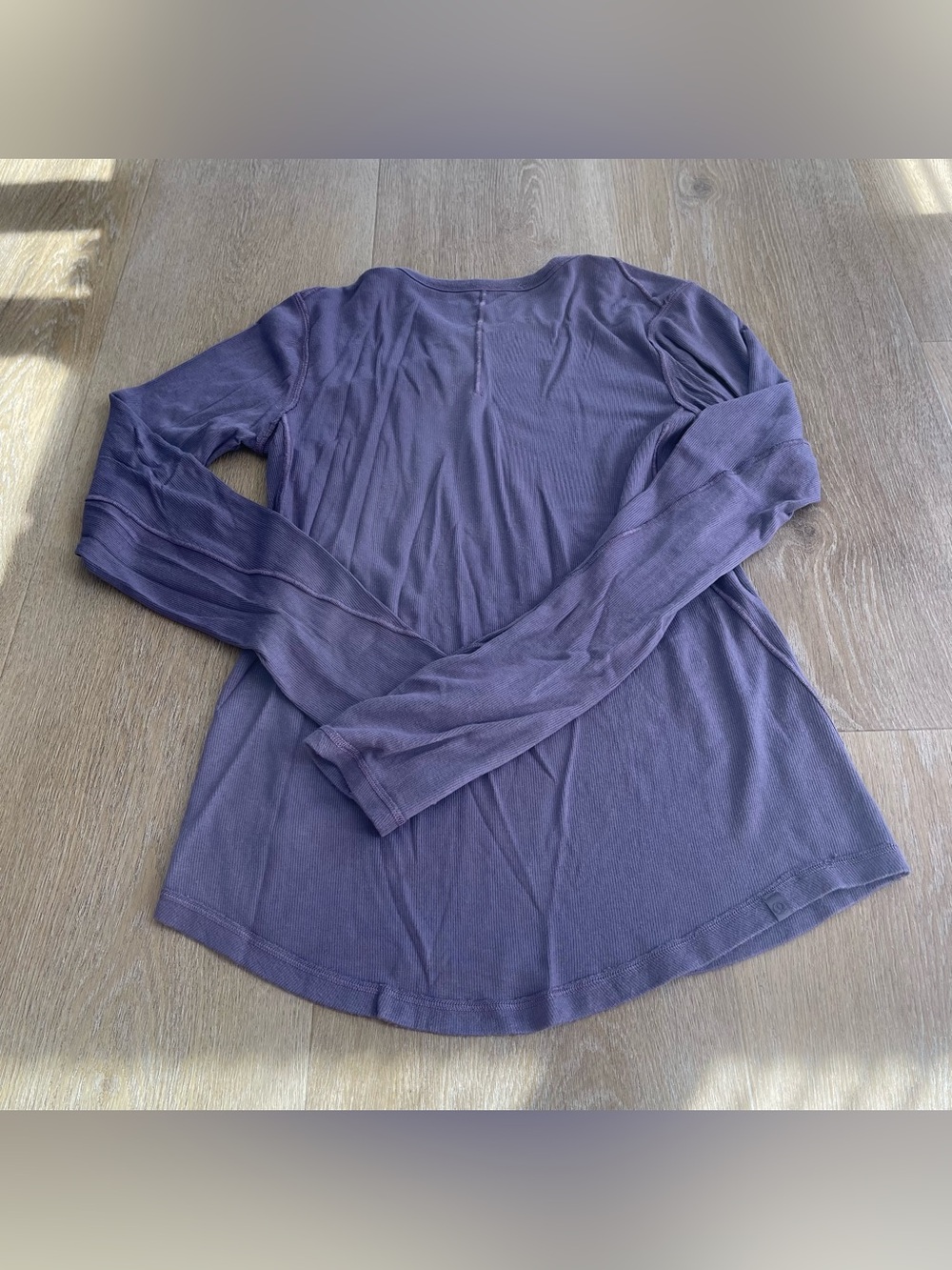 Lululemon Love Long-Sleeve Shirt
Color;Nightfall - Picture 4 of 4
